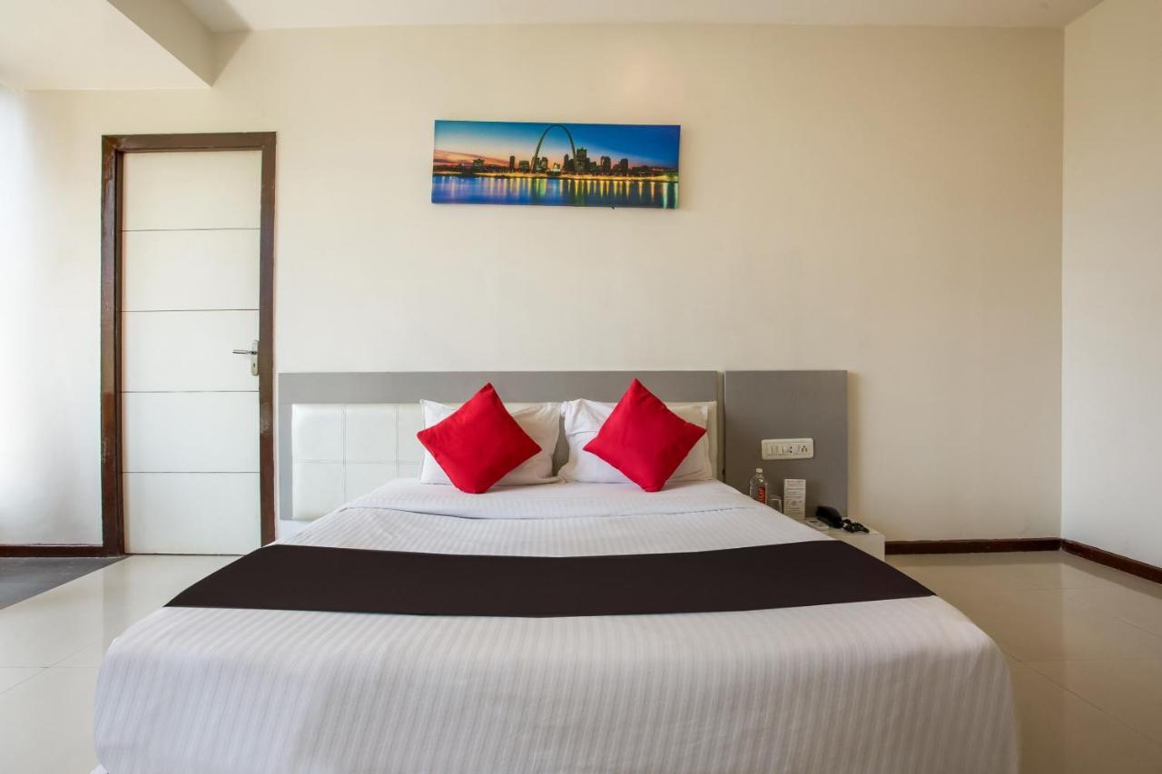 Capital O 35557 Hotel Aura Bombaj Exteriér fotografie